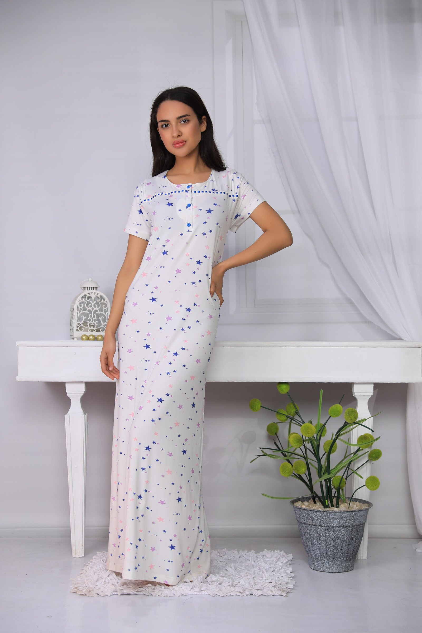 68 (1) nightgown - Image 1